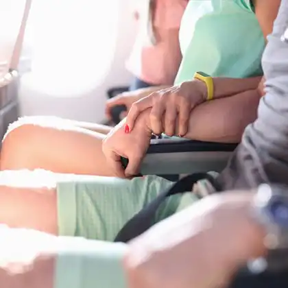 Pessoa com medo de voar de avião