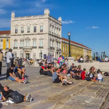 Praça do Comércio em Lisboa, uma das cidades mais procuradas para morar em Portugal.