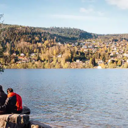 Casal de aposentados que mora na França