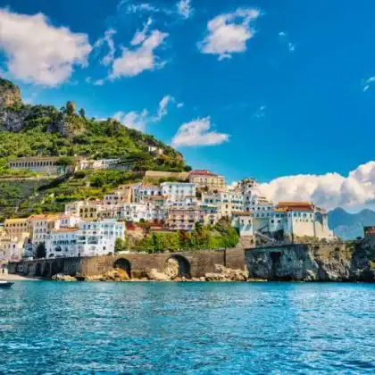 Vista da cidade italiana de Amalfi