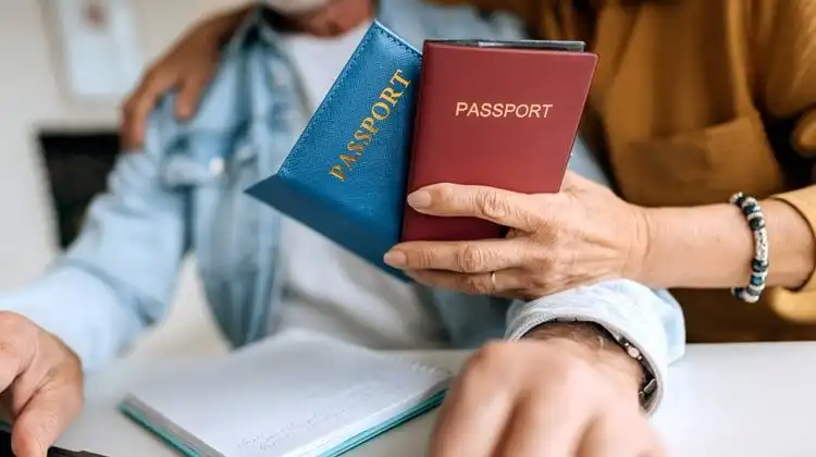 Viajar com dois passaportes.