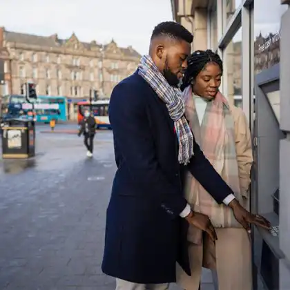 Casal que abriu conta na Inglaterra