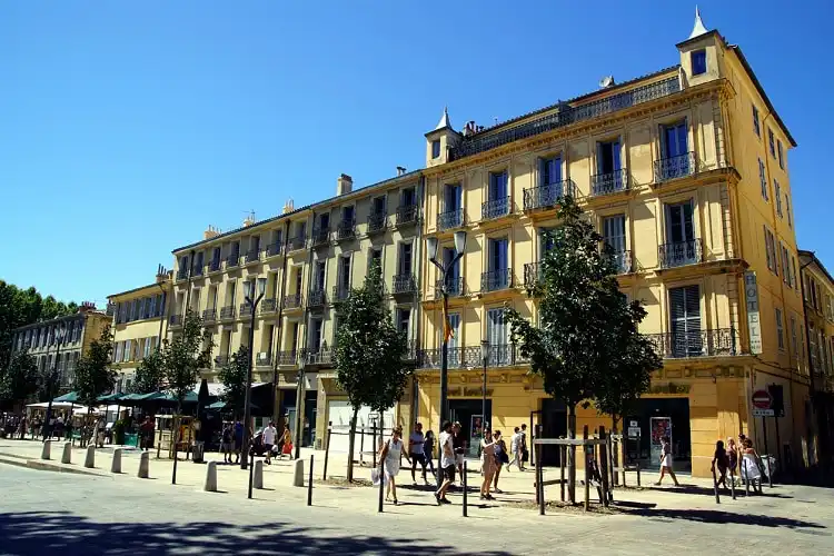 Avenida famosa em Aix-en-Provence