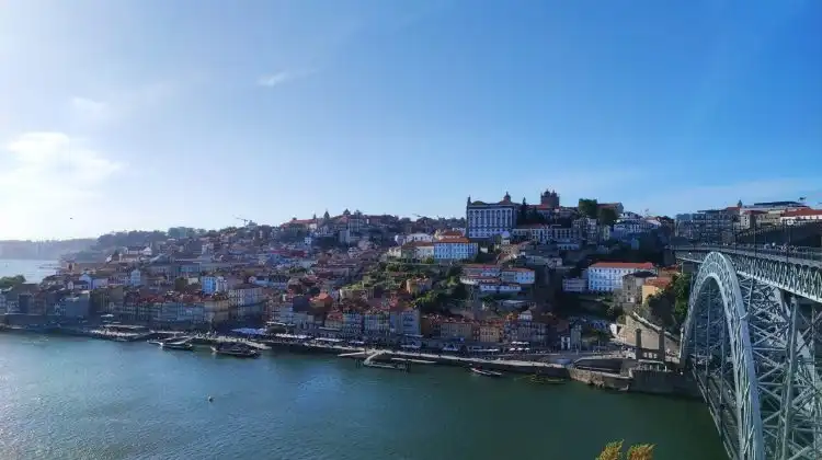 Existe muita oferta de apartamento para alugar em Porto Portugal.