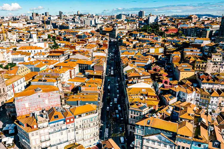 Cidade do Porto, uma das cidades que exemplifica a dificuldade de alugar imóvel em Portugal