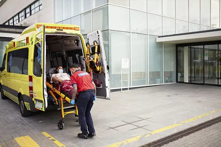 Ambulância em hospital espanhol