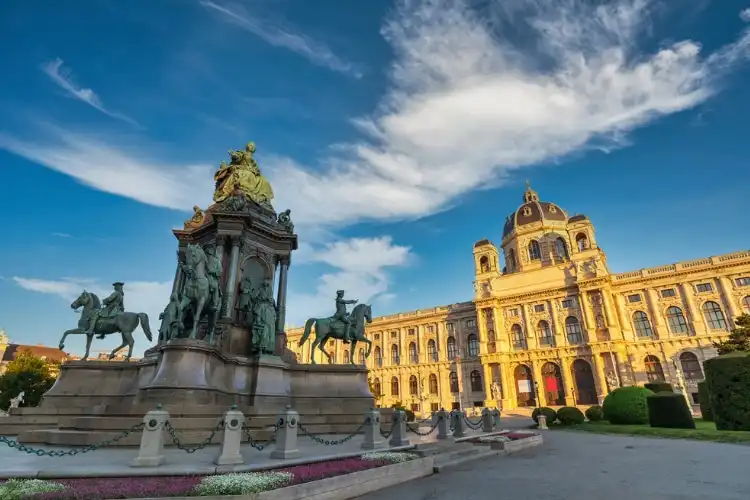 Praça Maria Theresa em Viena, Áustria.