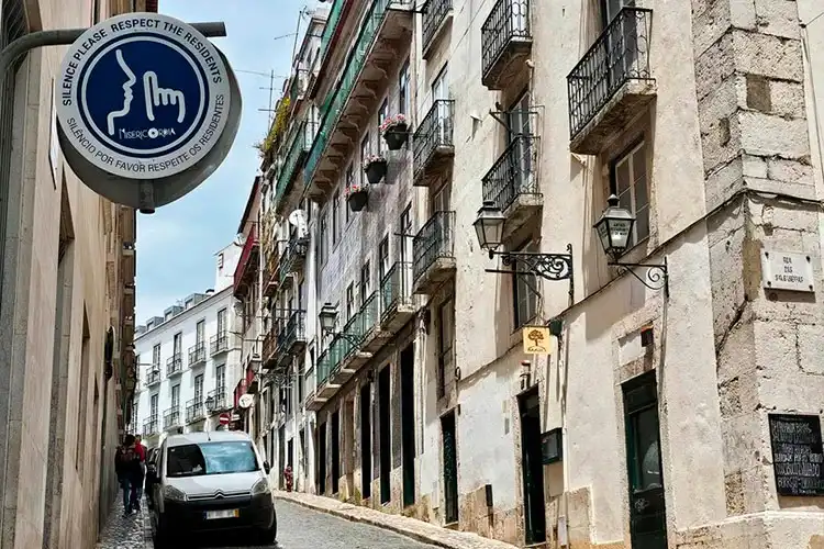 Aviso de silêncio em Lisboa