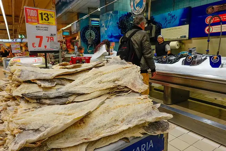 bacalhau salgado em supermercado