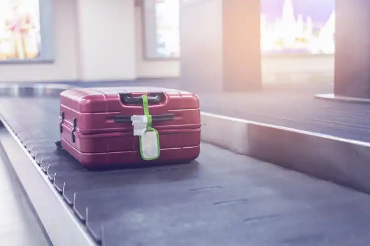 Usar tags na mala pode ajudar em caso de extravio de bagagem