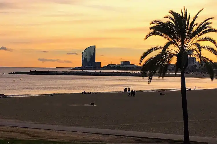 Barcelona e Valência Praia de Barceloneta