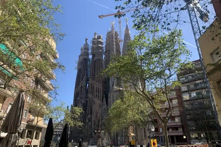 Quem mora em Barcelona pode ter acesso aos monumentos mais marcantes da Espanha, como a Sagrada Família