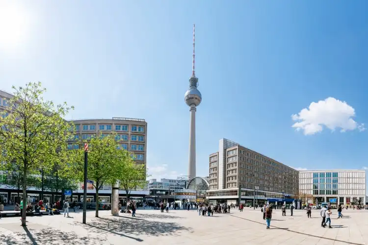 Praça da torre de TV em Berlim, Alemanha