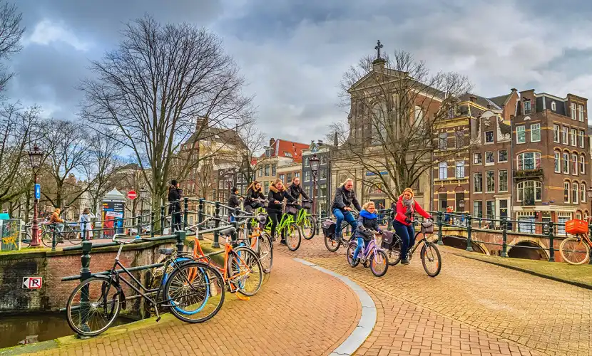 bicicleta como meio de transporte na Holanda