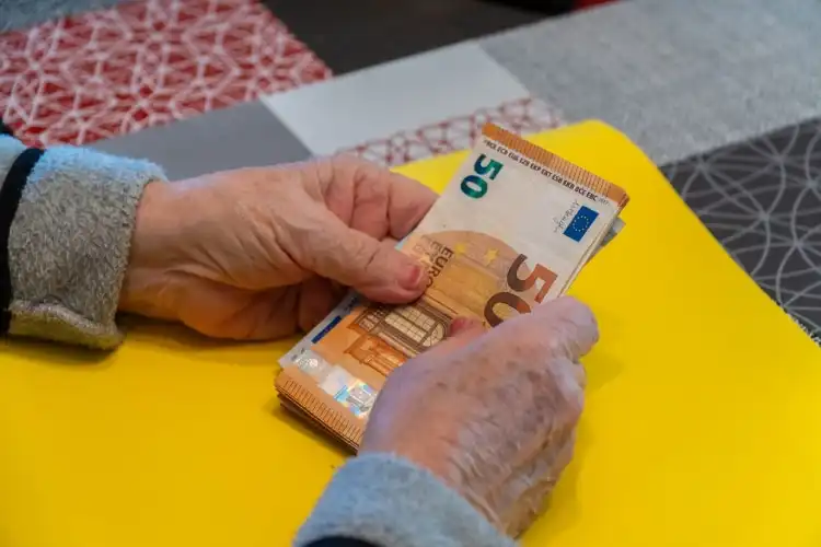 Valor mínimo de aposentadoria na Alemanha é em média de 86€