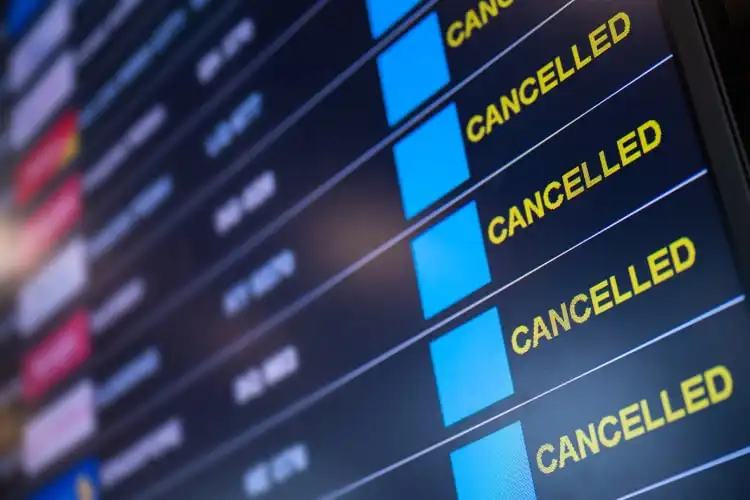 Painel de voos cancelados