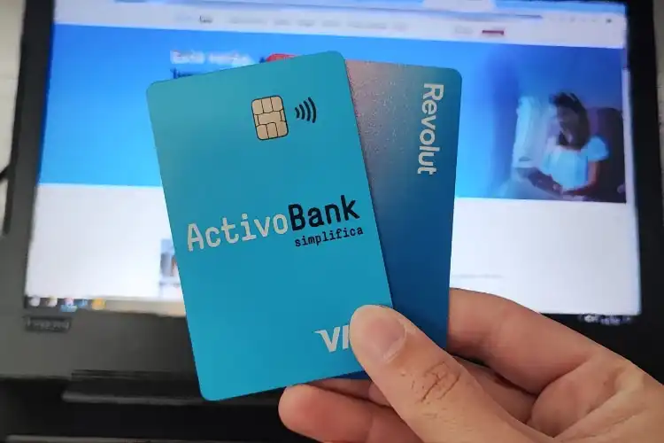 Revolut e ActivoBanks são ótimos bancos online para abrir conta em Portugal.