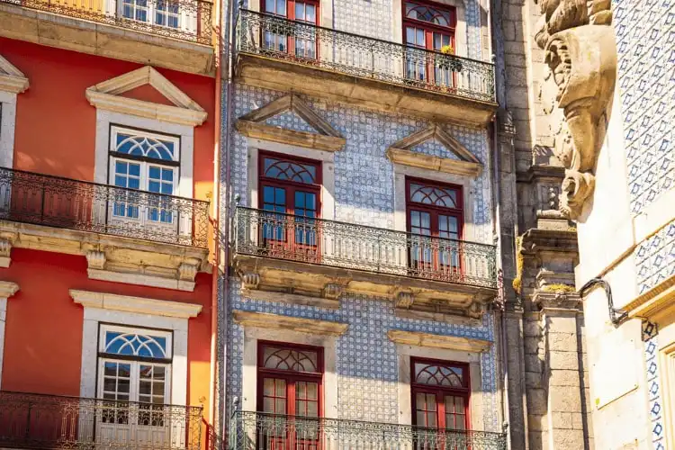 Fachadas de casas portuguesas