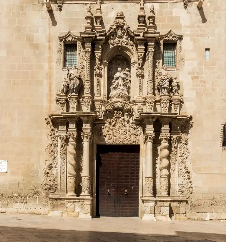 Porta da Catedral de Alicante