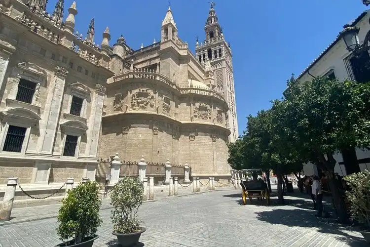 Catedral de Sevilha, vista da laeral