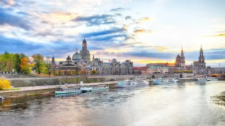 Vista do rio Elba para a cidade de Dresden
