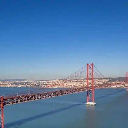 Ponte 27 de Abril liga Lisboa a Almada