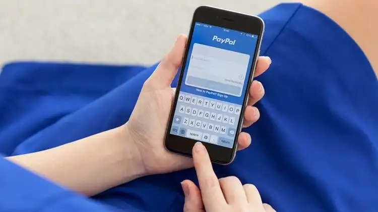 Tem como enviar dinheiro pelo PayPal através do aplicativo mobile.