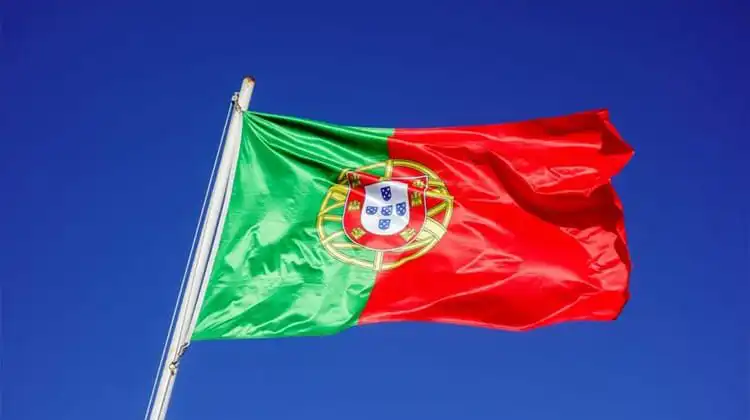 Como foi tirar o visto D7 Portugal