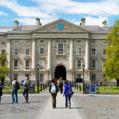 Estudantes da Trinity College, em Dublin na Irlanda