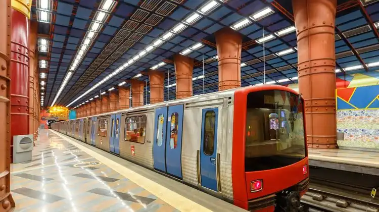 Estação de metro das Olaias, em Lisboa, Portugal