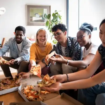 Compartilhar apartamento na Itália e dividir uma pizza