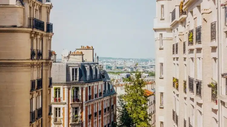 Projeto de lei visa controle do Airbnb em Paris.