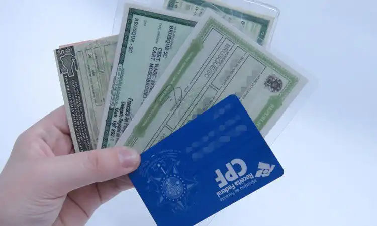 documentos para tirar passaporte brasileiro