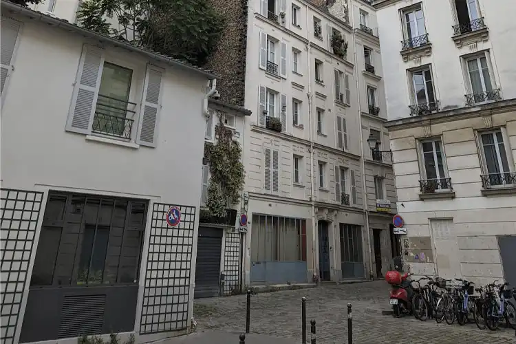 Imagem de fachada de prédios residenciais na cidade de Paris, França