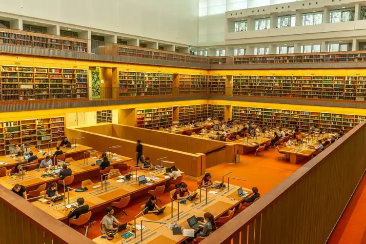 Biblioteca na Alemanha