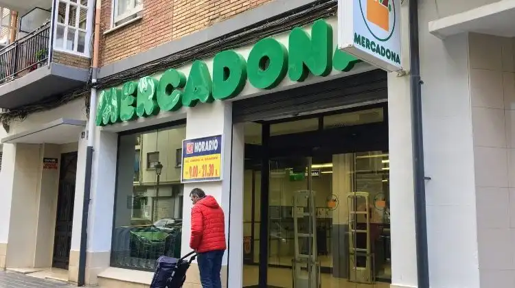 Mercadona é uma das opções para fazer compras nos supermercados da Espanha.