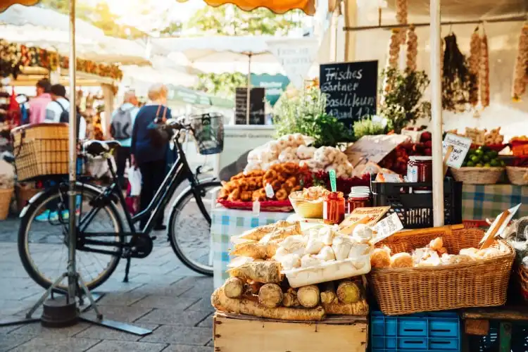 As feiras de rua contribuem para manter a alimentação na Alemanha saudável