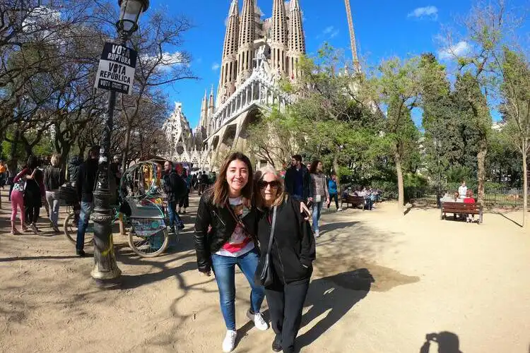 Nathalie Atenne adquiriu a cidadania espanhola por casamento.