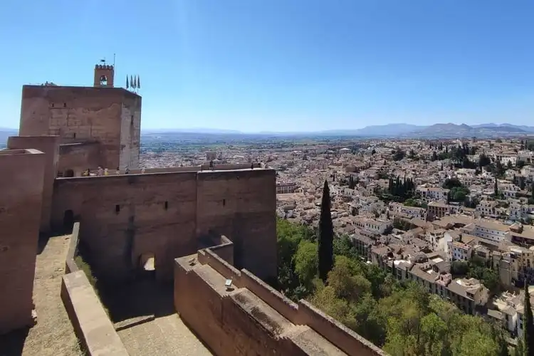 Vista da cidade de Granada desde o ponto mais alto da Alhambra