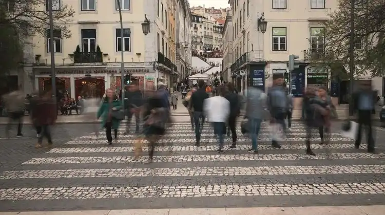 Imigração faz população de Portugal aumentar novamente