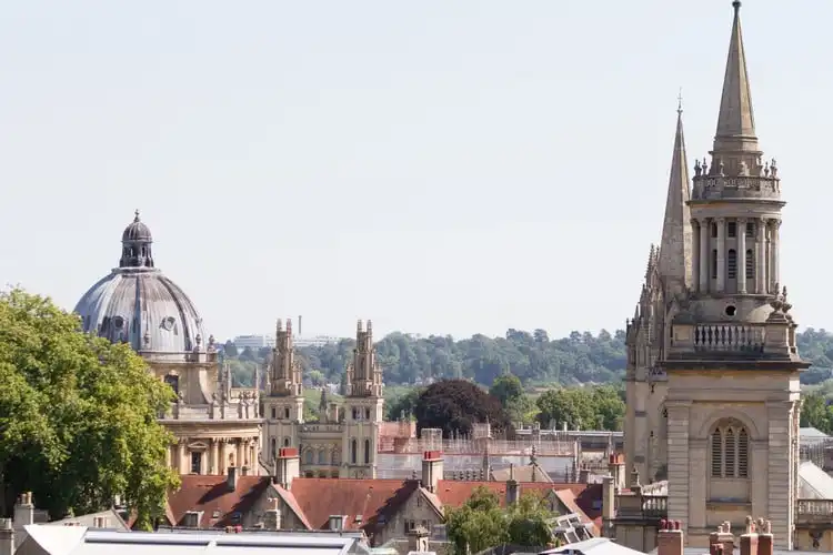 Catedral de Oxford, uma das principais cidades de intercâmbio na Inglaterra.