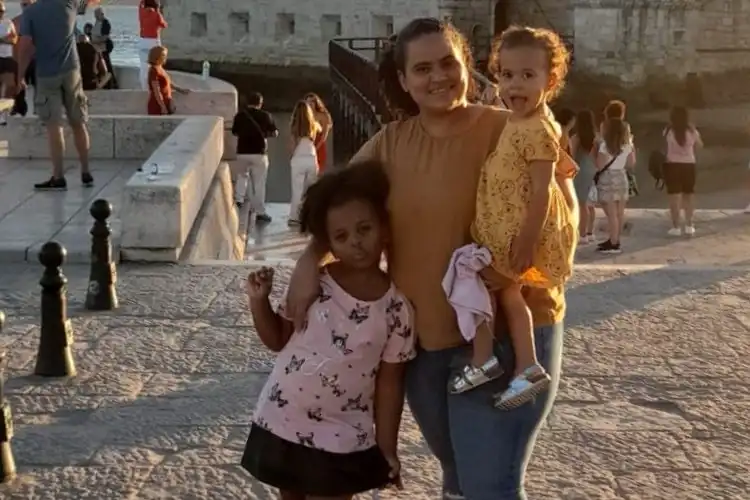 Mãe e filhas em Lisboa