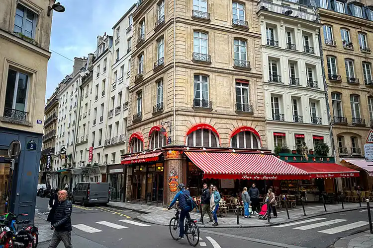 Paris é uma das melhores cidades para encontrar trabalho na França