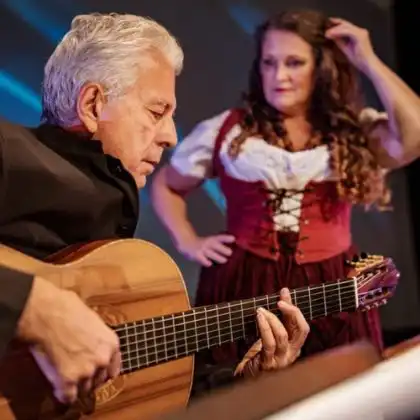 Casal da música portuguesa se apresentando
