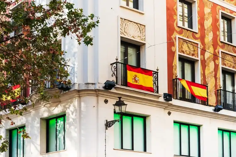 Nacionalidade espanhola para residir no país