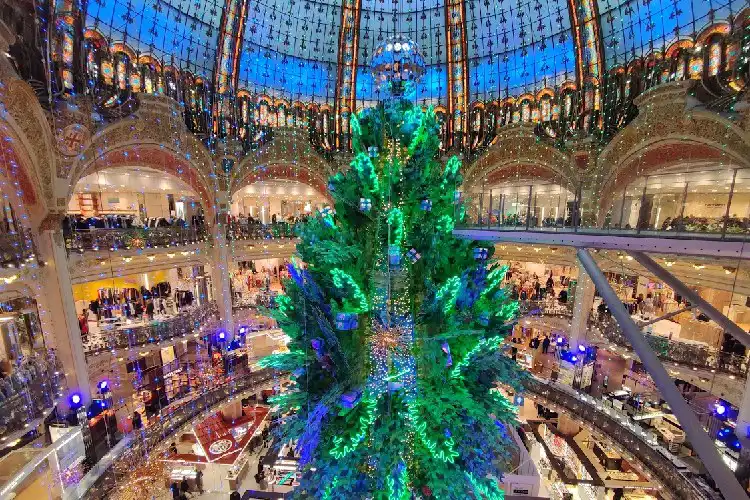 Árvore de Natal em um shopping