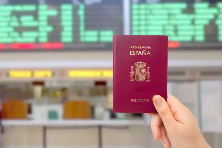 Obter o passaporte espanhol traz muitos benefícios. 