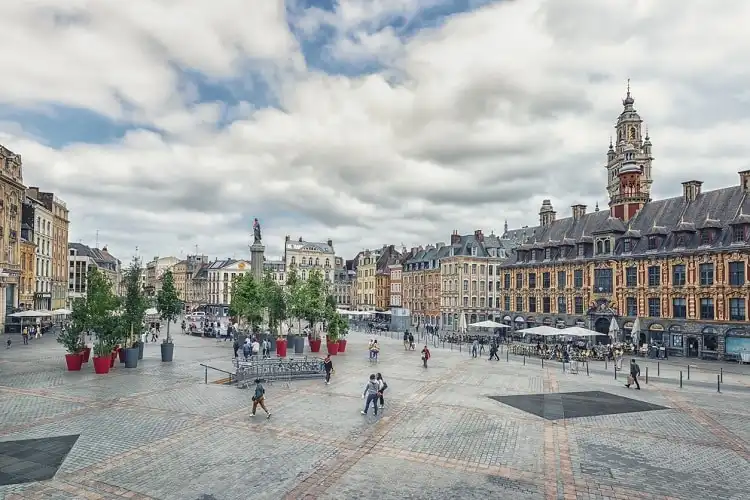 Praça central em Lille