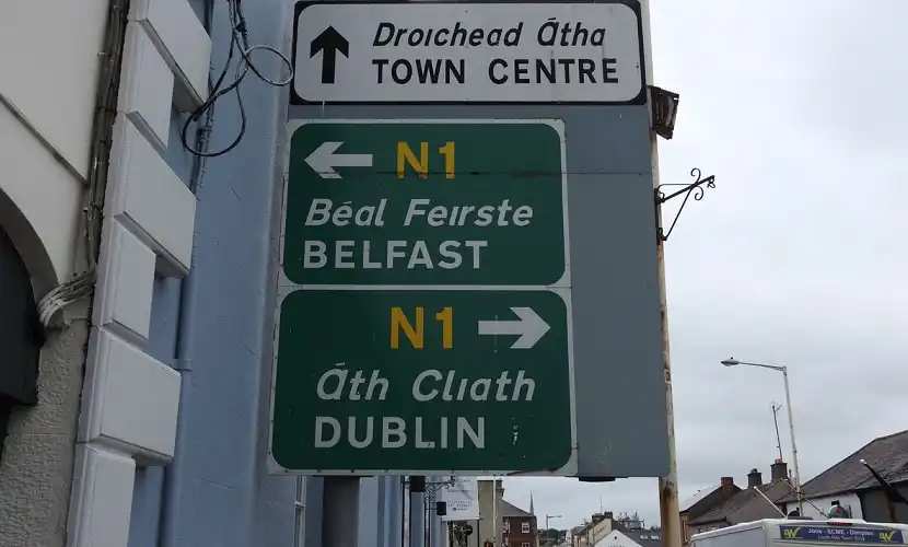 Placas na Irlanda, um dos fatos engraçados sobre o país