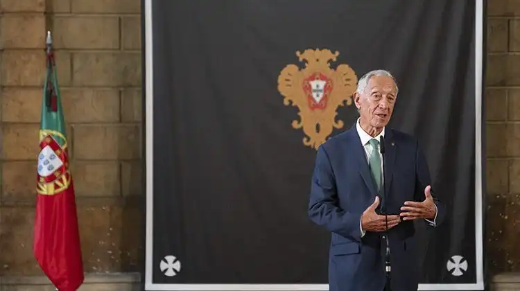 Em discurso, presidente português reconhece culpa pela colonização